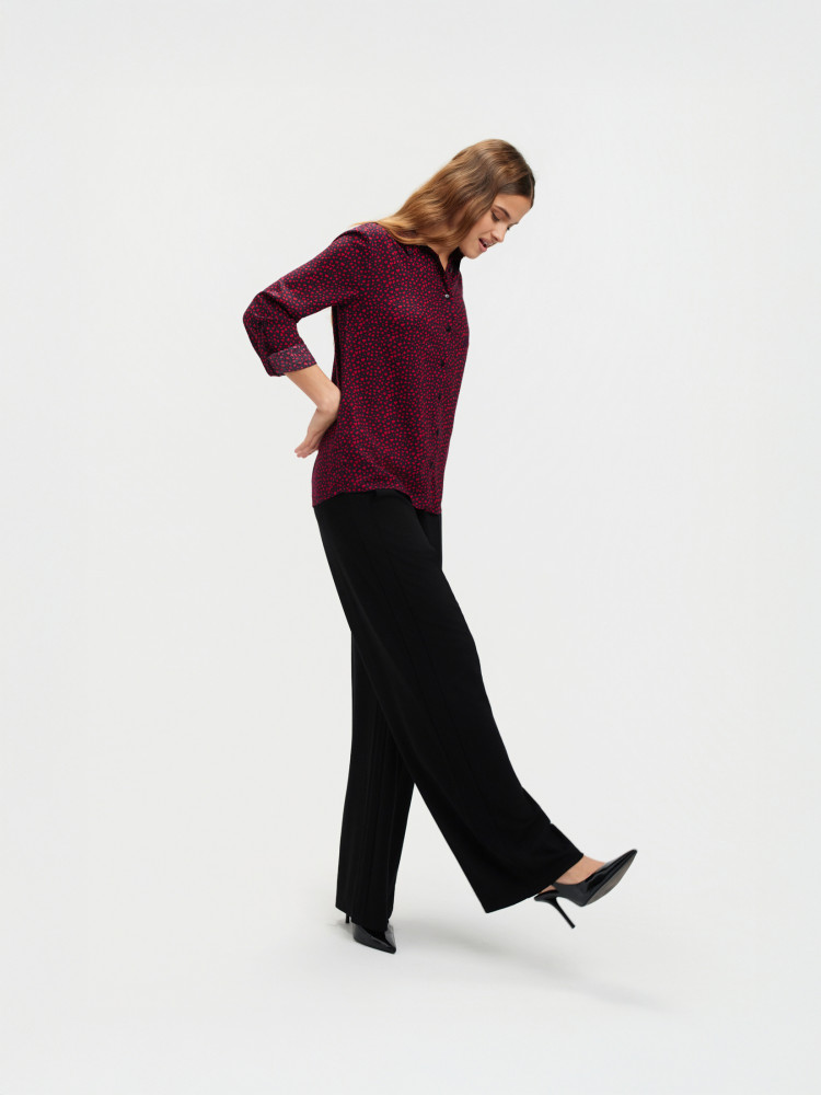 Czerwona koszula z nadrukiem 