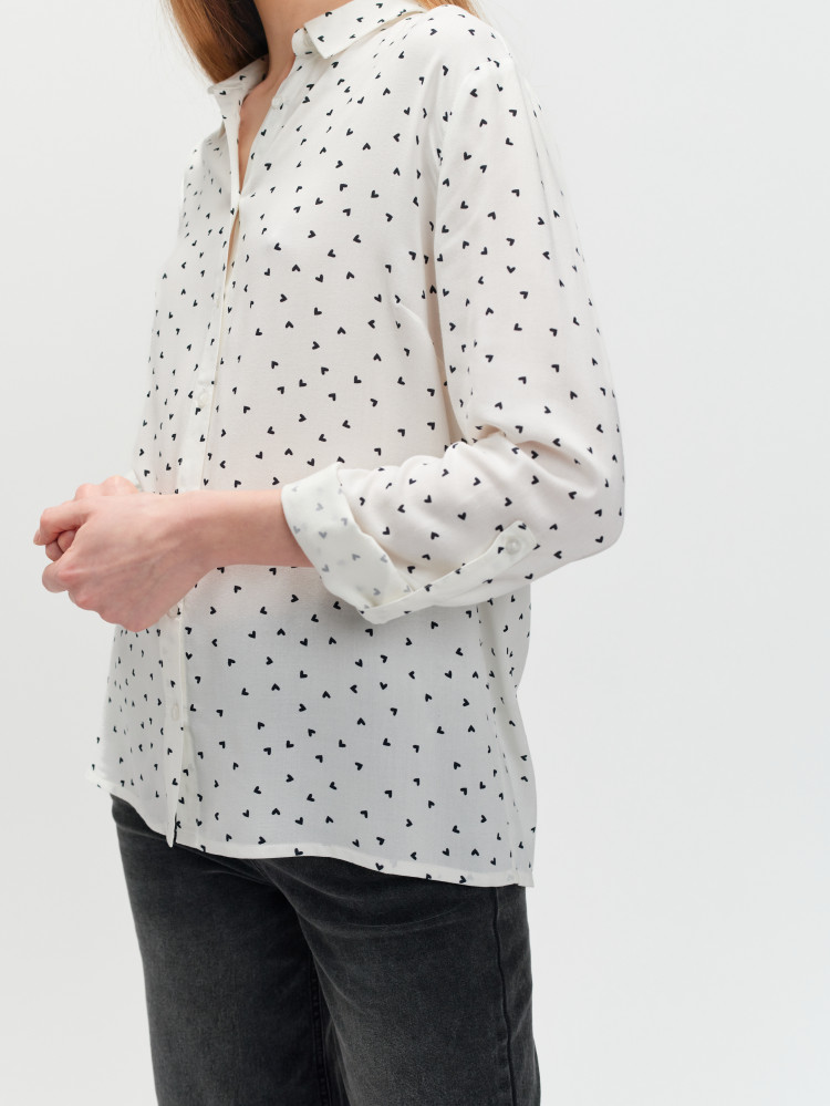 Koszula w czarne serduszka 