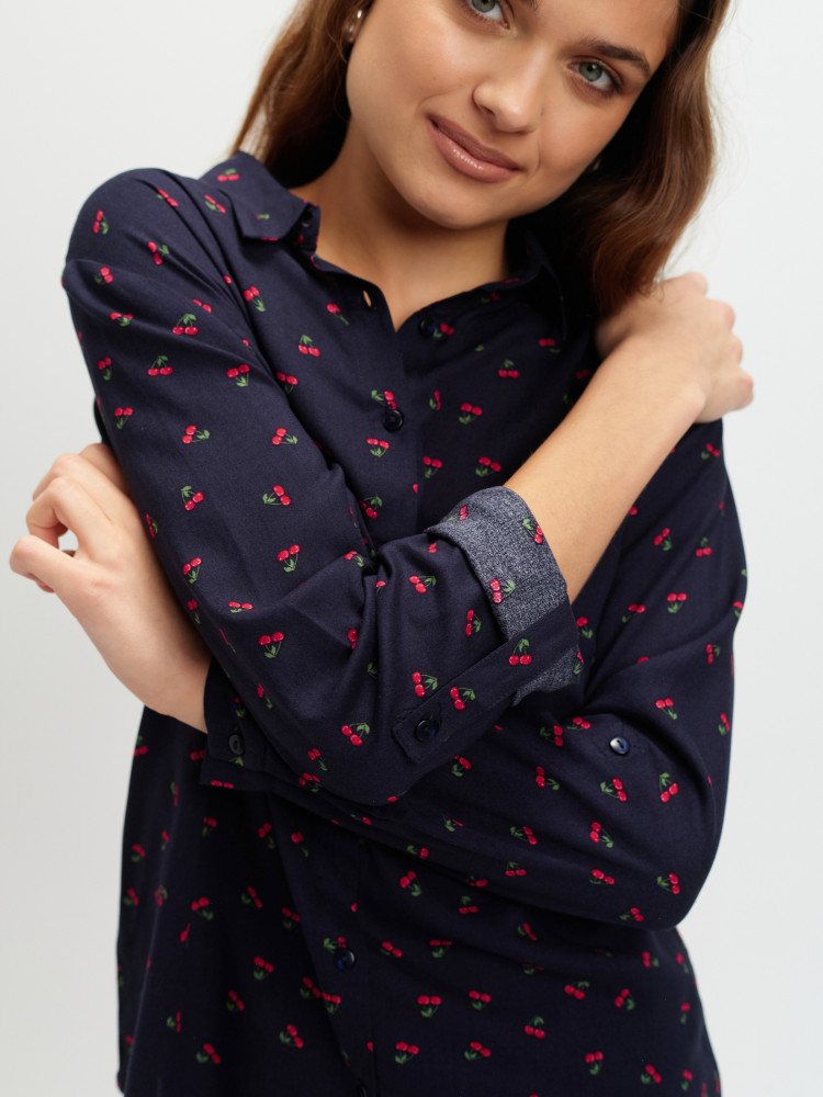 Granatowa koszula z nadrukiem