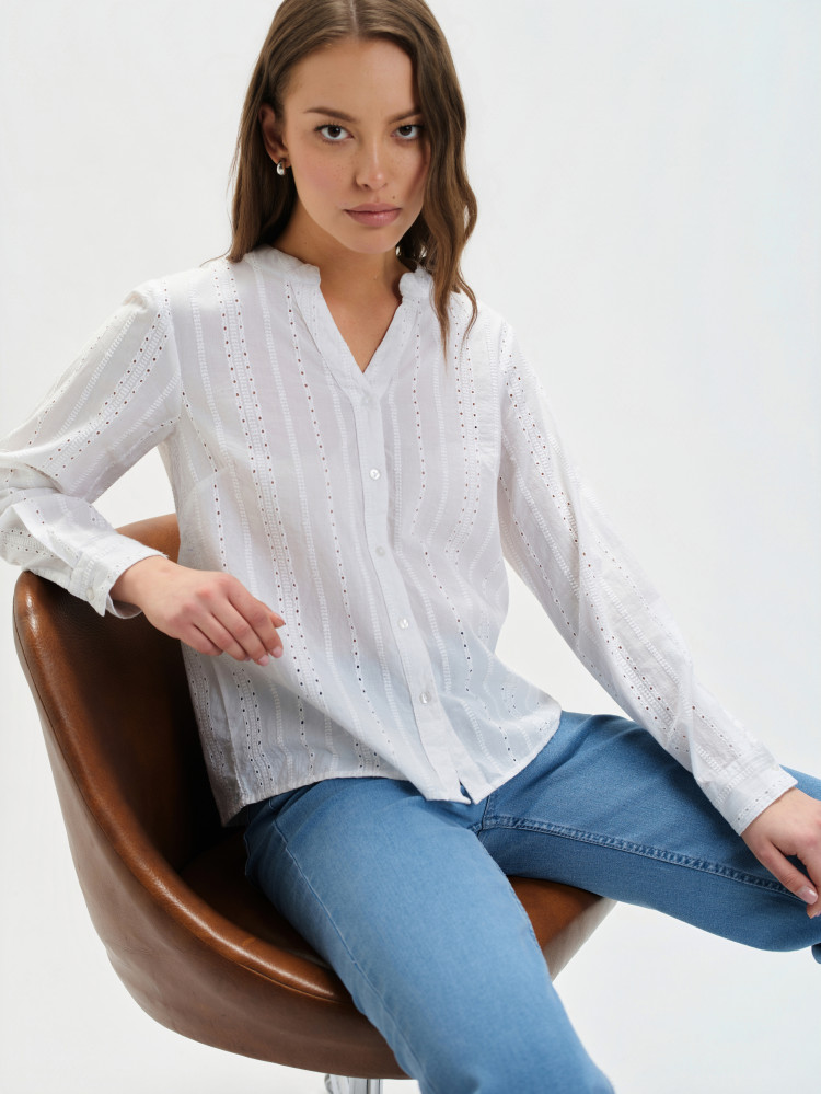 Biała koszula z ażurowym haftem 