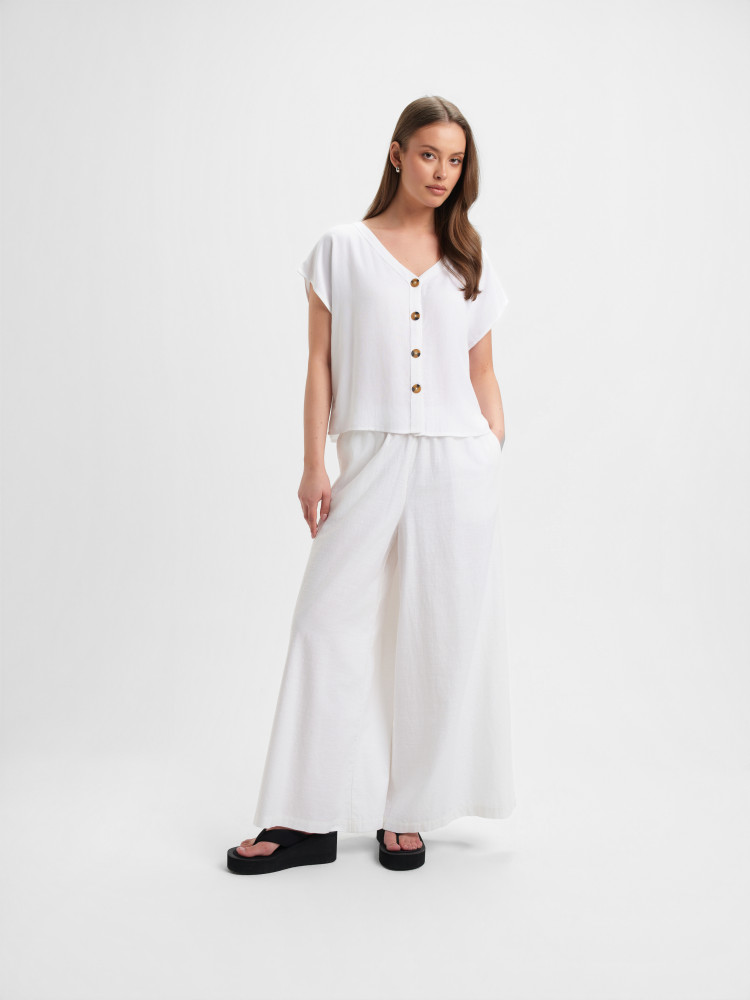 Zwiewna biała bluzka