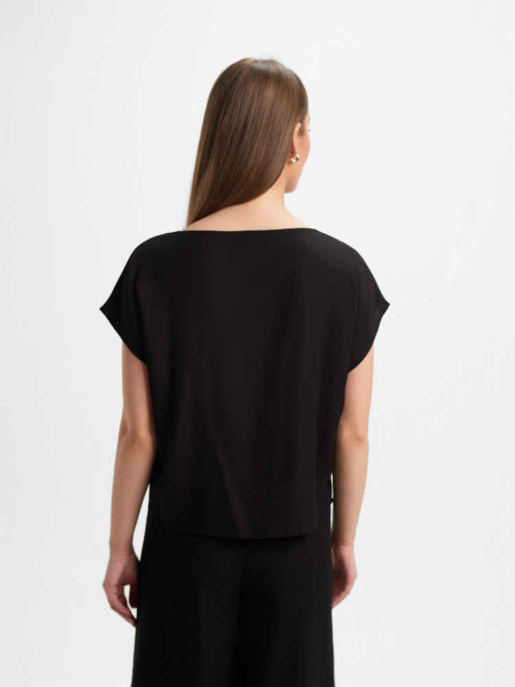 Zwiewna czarna bluzka 