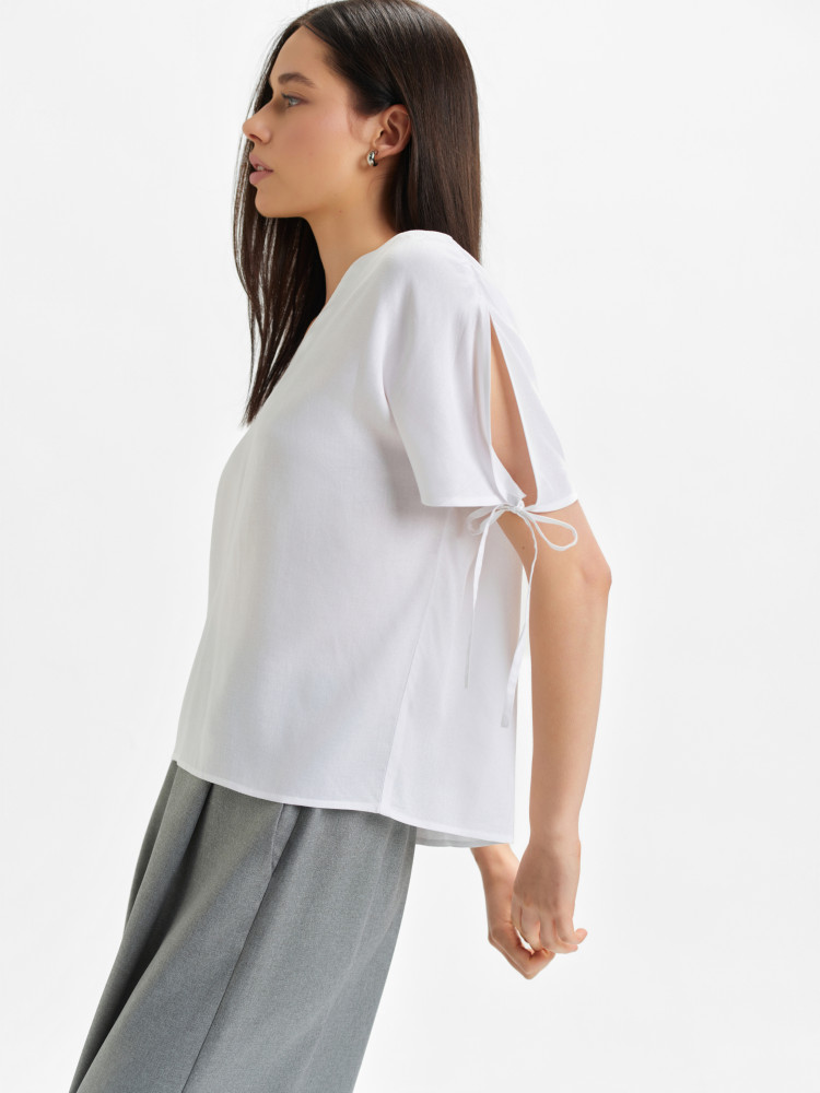 Bluzka z wiązaniem na rękawach 