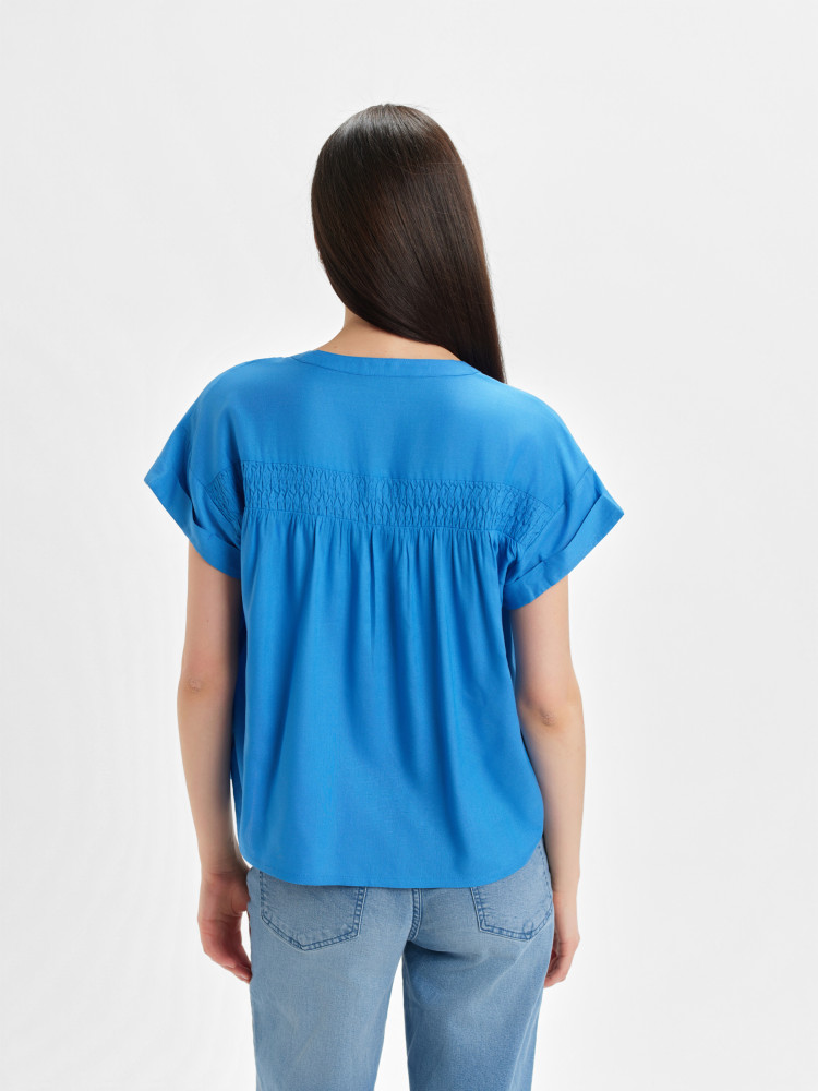 Niebieska bluzka z dekoltem v-neck 
