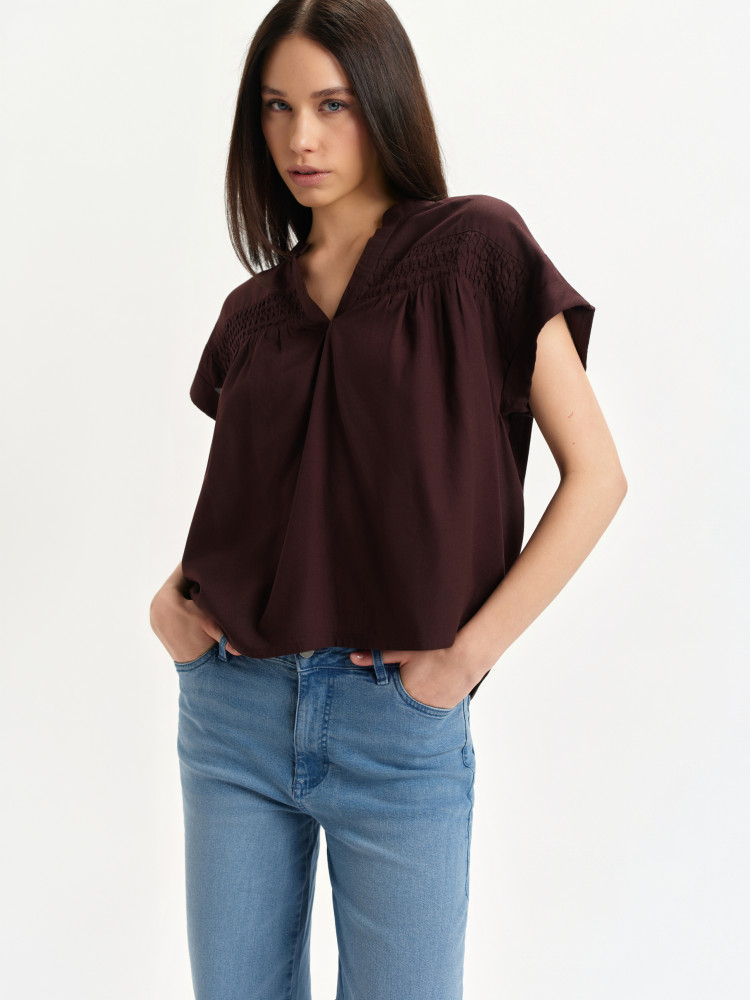 Ciemnobrązowa bluzka z dekoltem v-neck 