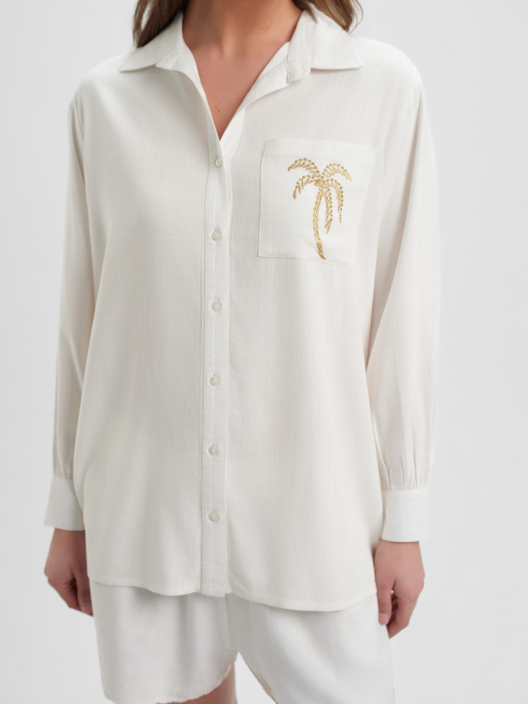 Biała koszula z haftem 