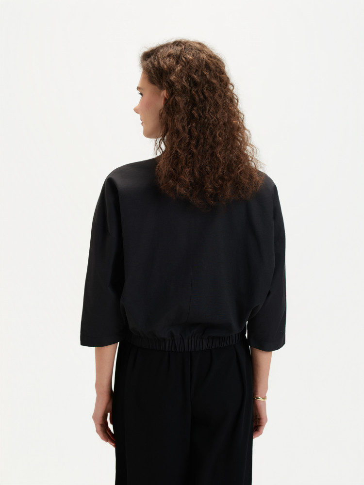 Czarna kurtka bomberka 