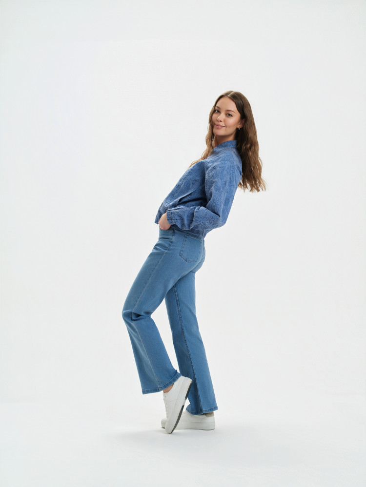 Jeansowa kurtka z nadrukiem 