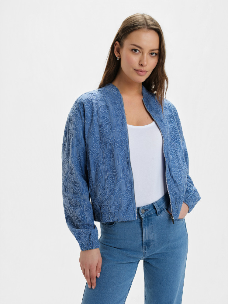 Jeansowa kurtka z nadrukiem 