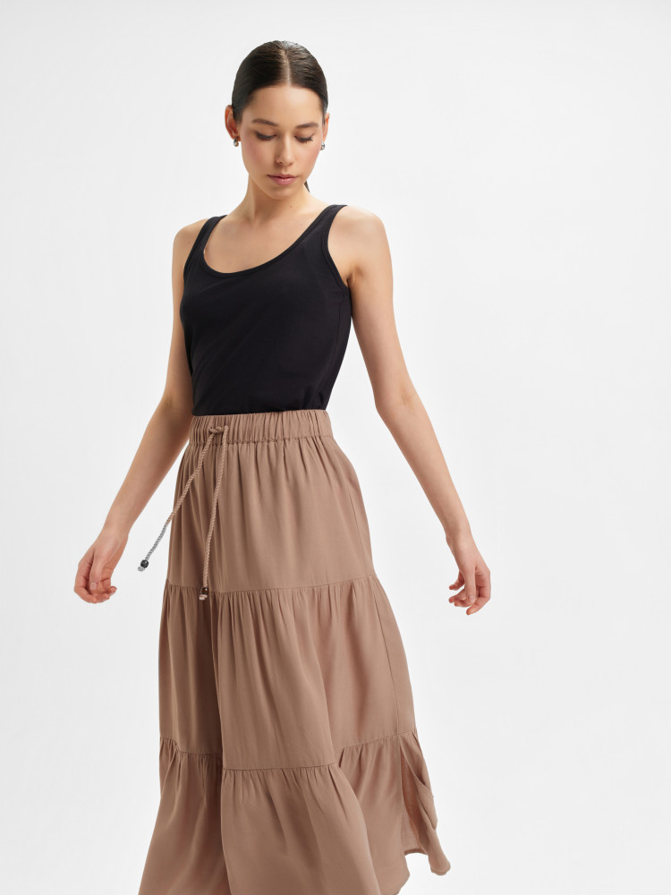 Zwiewna beżowa spódnica 