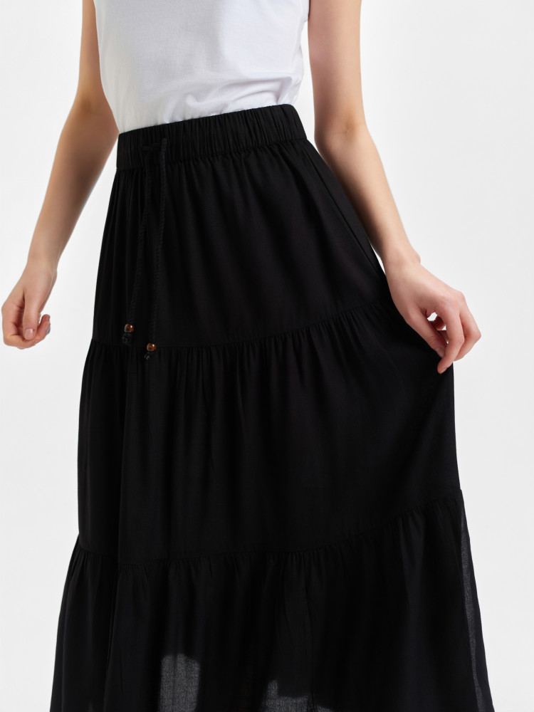 Zwiewna czarna spódnica 