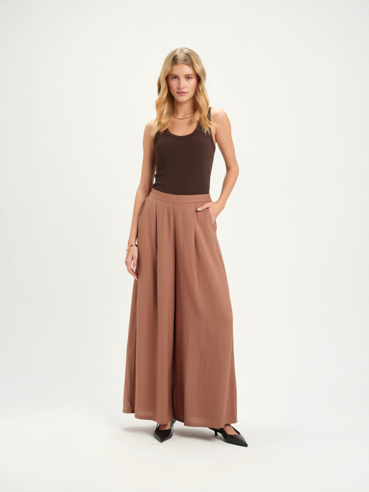 Beżowe spodnie z wiskozy 