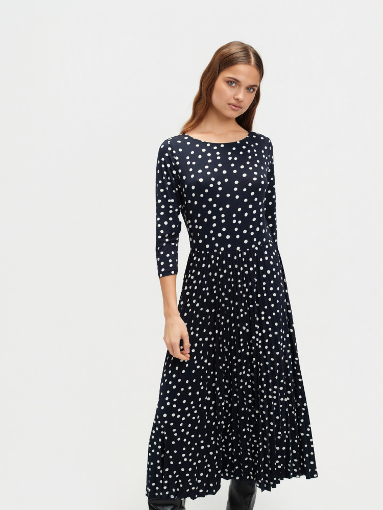 Granatowa sukienka z plisowanym dołem 