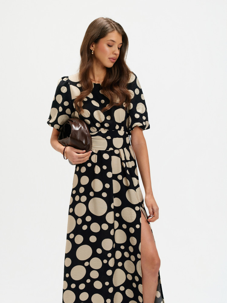 Sukienka maxi z printem w grochy 