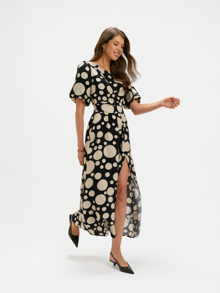 Sukienka maxi z printem w grochy 