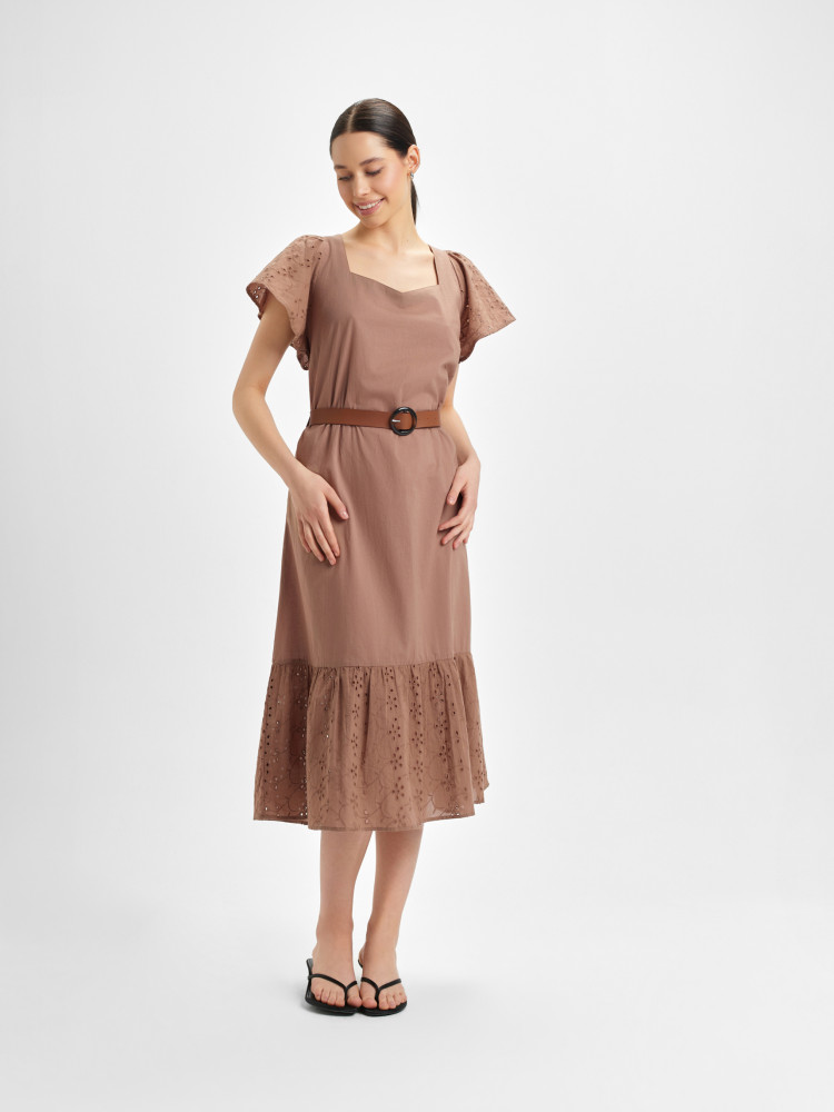 Beżowa sukienka z angielskim haftem 