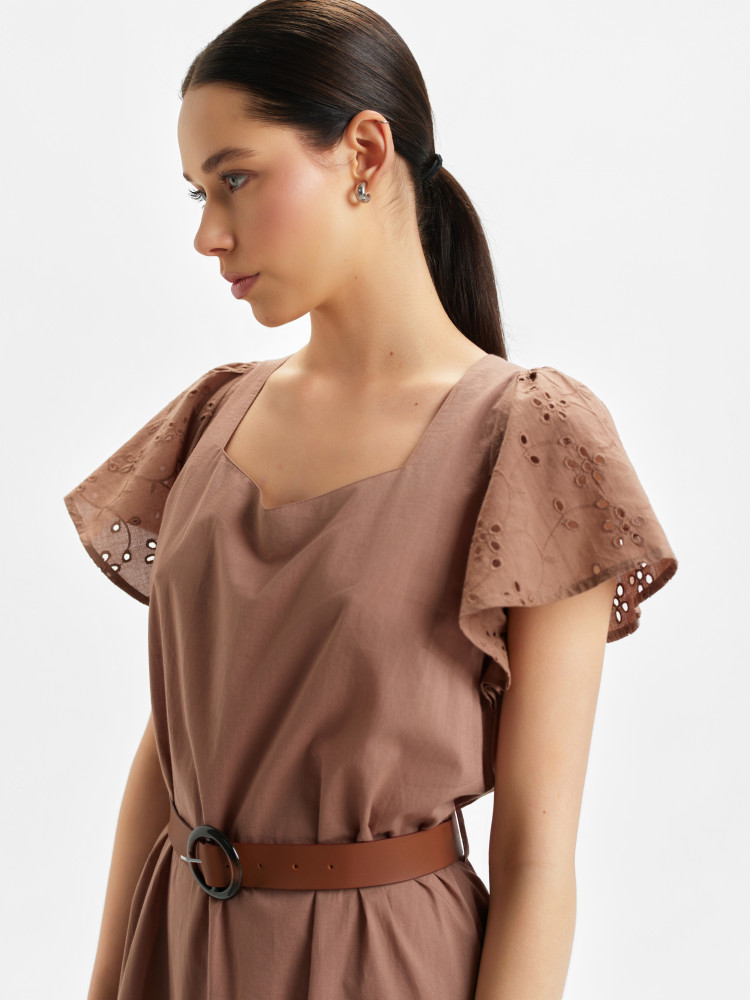 Beżowa sukienka z angielskim haftem 