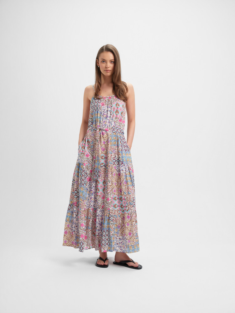 Długa sukienka z boho printem 