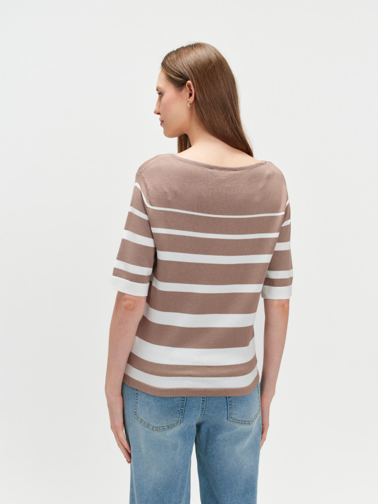 Beżowy sweter w paski 