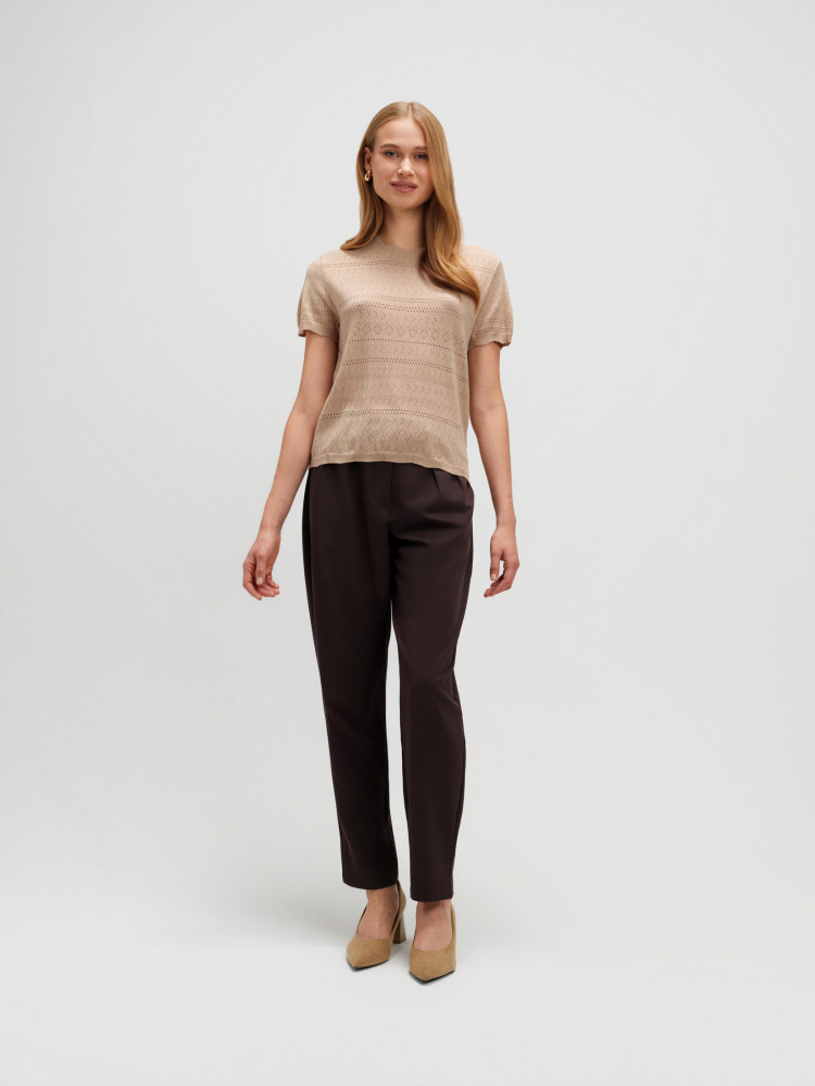 Sweter z ażurowym haftem beż