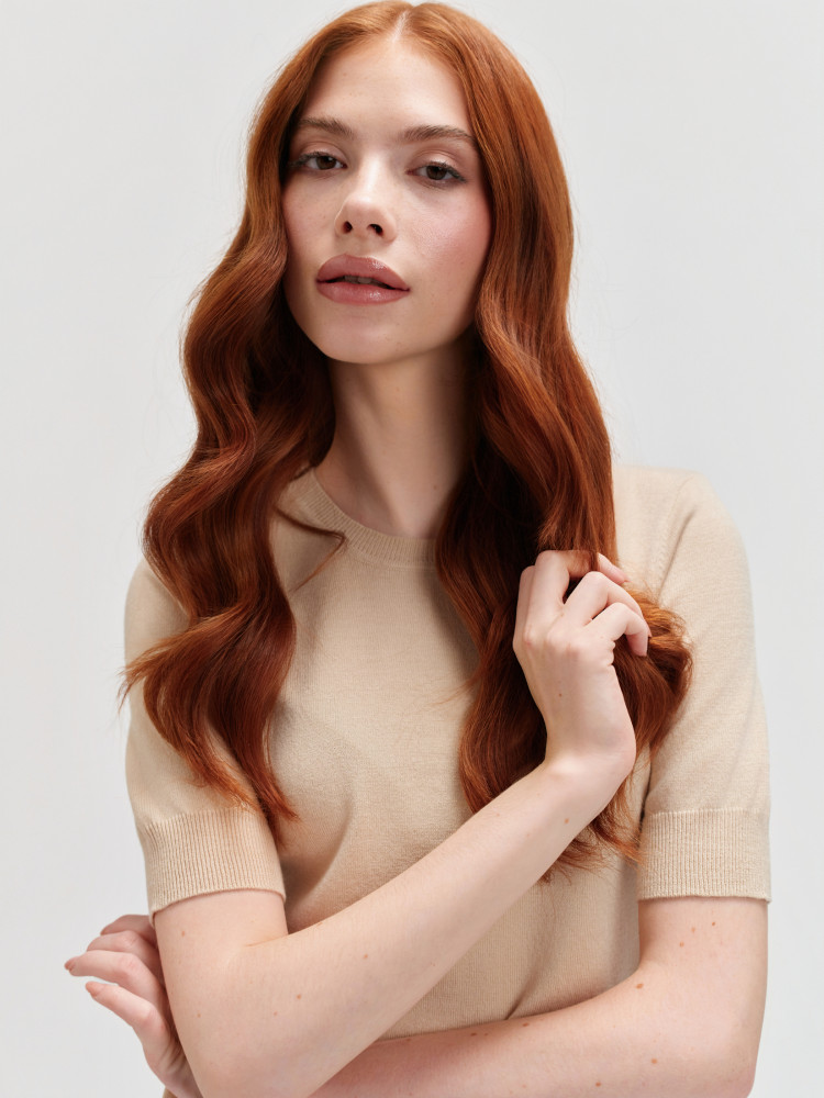 Beżowy dopasowany sweter krótki rękaw 