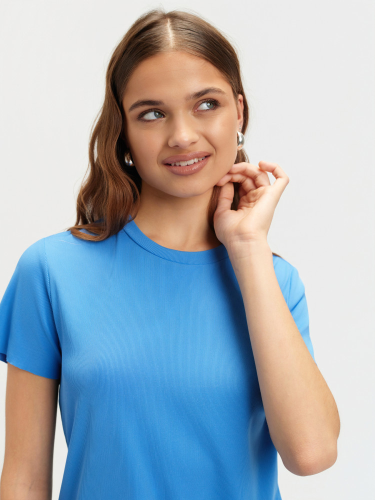 Prążkowany niebieski t-shirt 