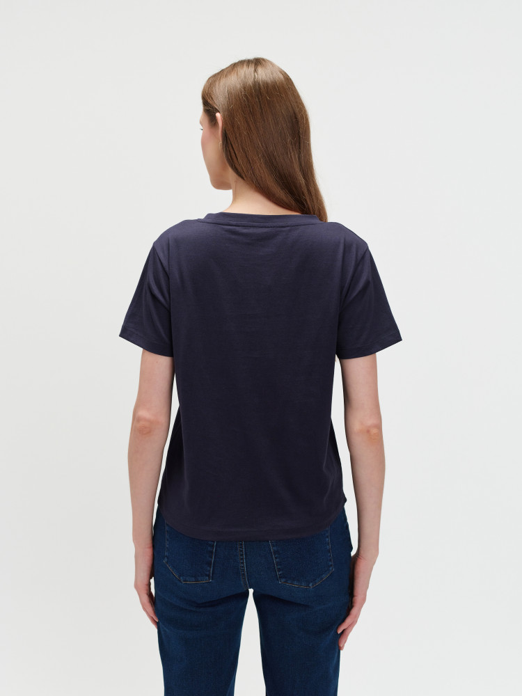 Granatowy top z napisem 