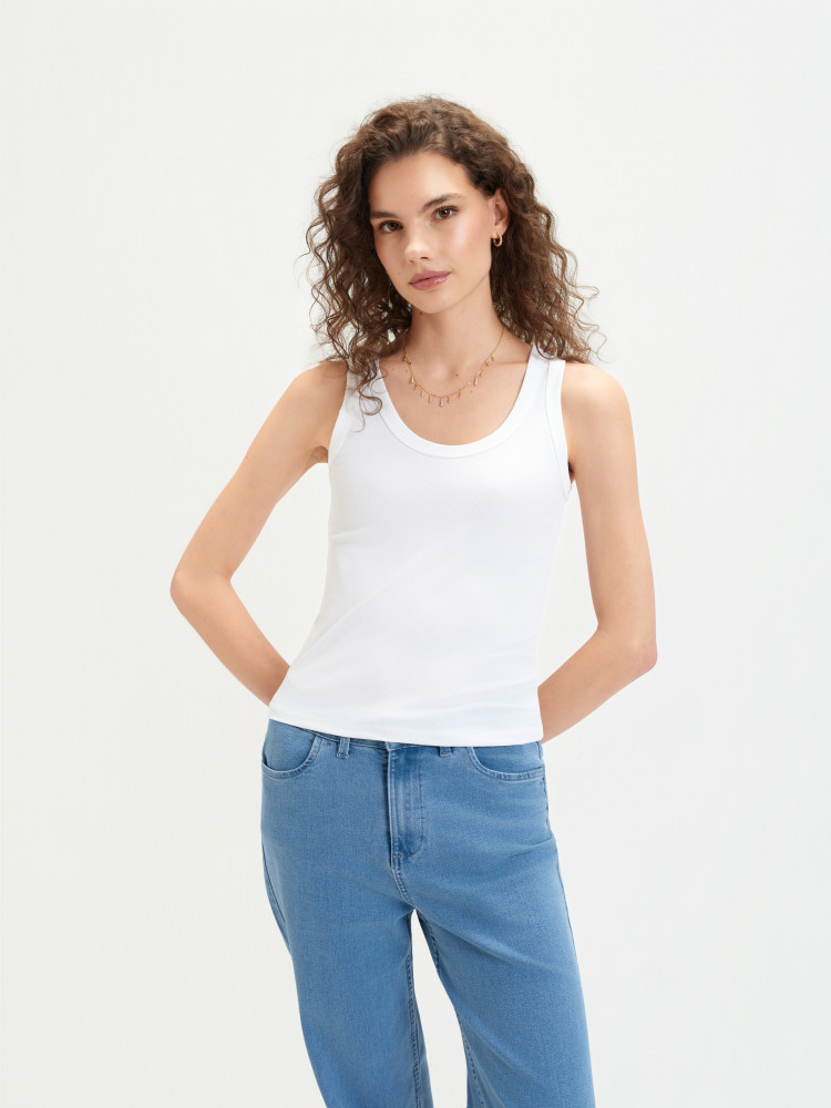 Biały top na ramiączkach 