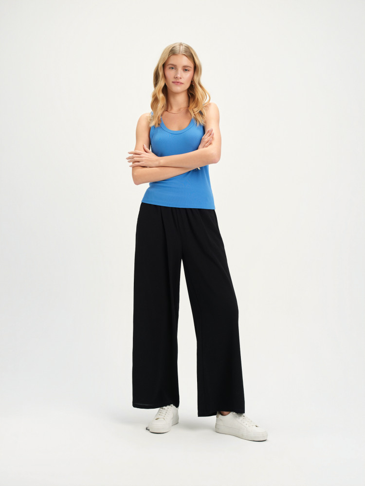 Niebieski top na ramiączkach 