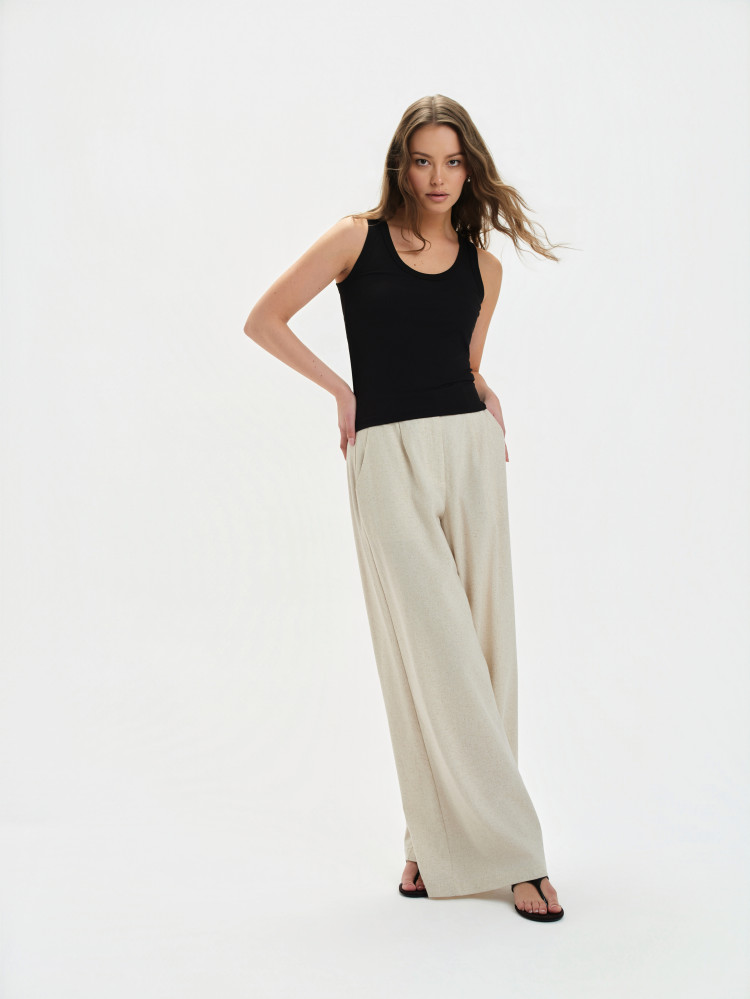 Czarny top na ramiączkach 