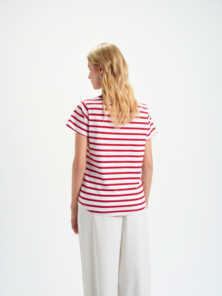 Top w czerwone paski 