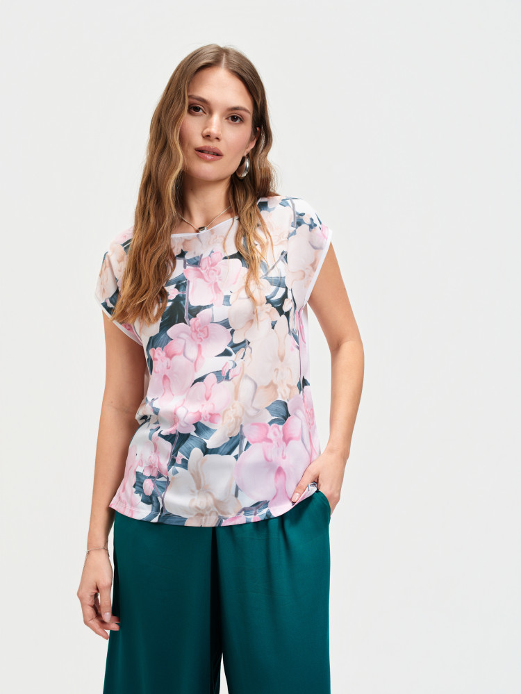 Top z nadrukiem w kwiaty 