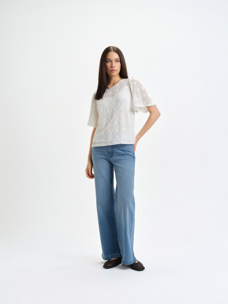 Top z rustykalnej koronki 