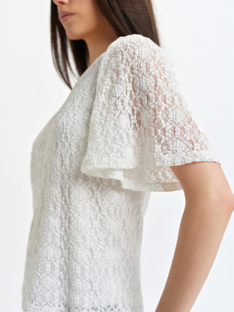 Top z rustykalnej koronki 