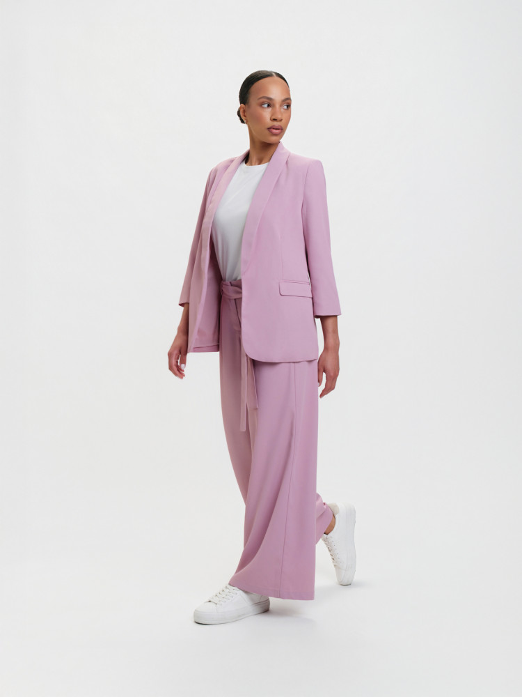 Żakiet z szalowym kołnierzem róż 