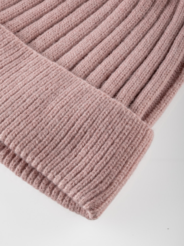 Ciepła czapka w gruby prążek 