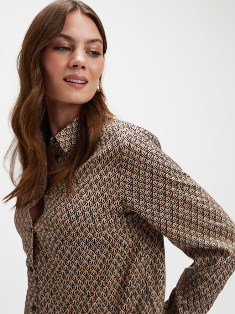 Elegancka wzorzysta koszula 