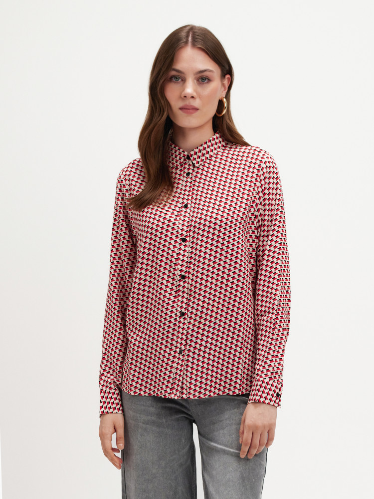 Koszula z czerwonym geometrycznym wzorem 