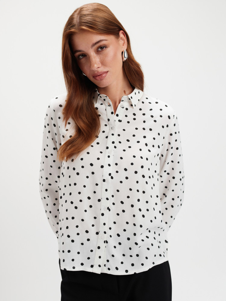 Biała koszula w grochy 