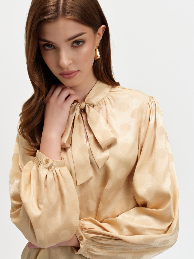 Elegancka bluzka z wiązaniem 