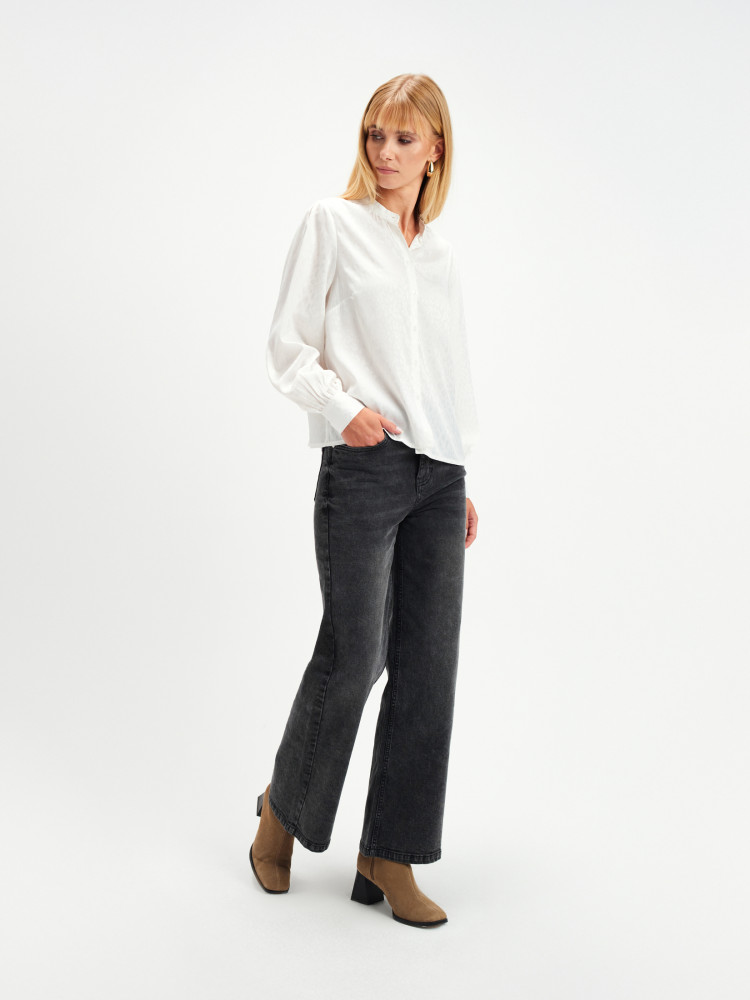 Biała koszula z bufiastymi rękawami 