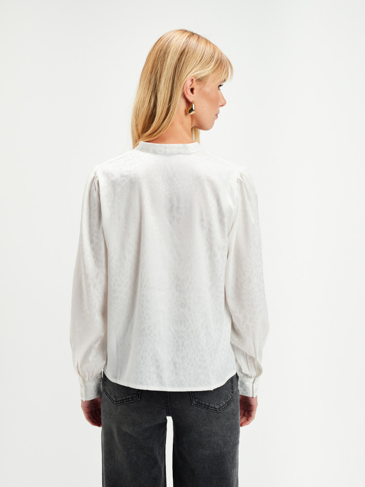 Biała koszula z bufiastymi rękawami 