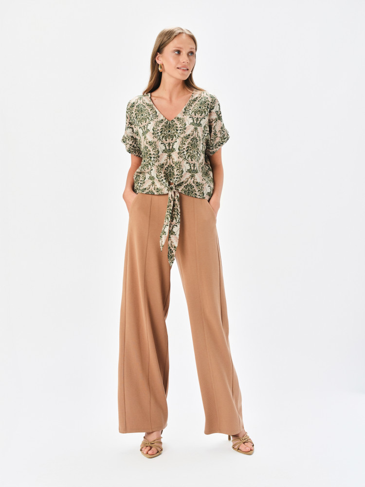 Bluzka z krótkim rękawem w orientalny wzór 