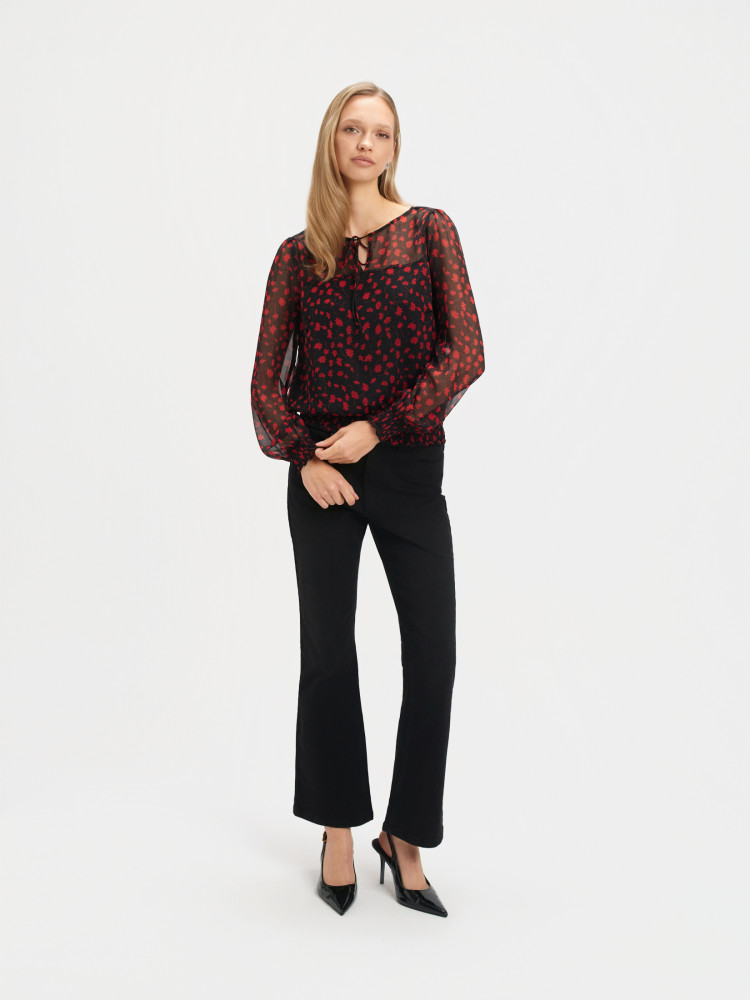 Romantyczna bluzka w drobne kwiaty 