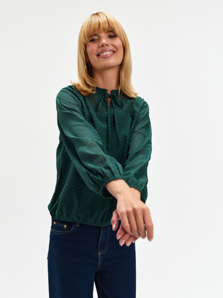 Zielona bluzka z wiązaniem 