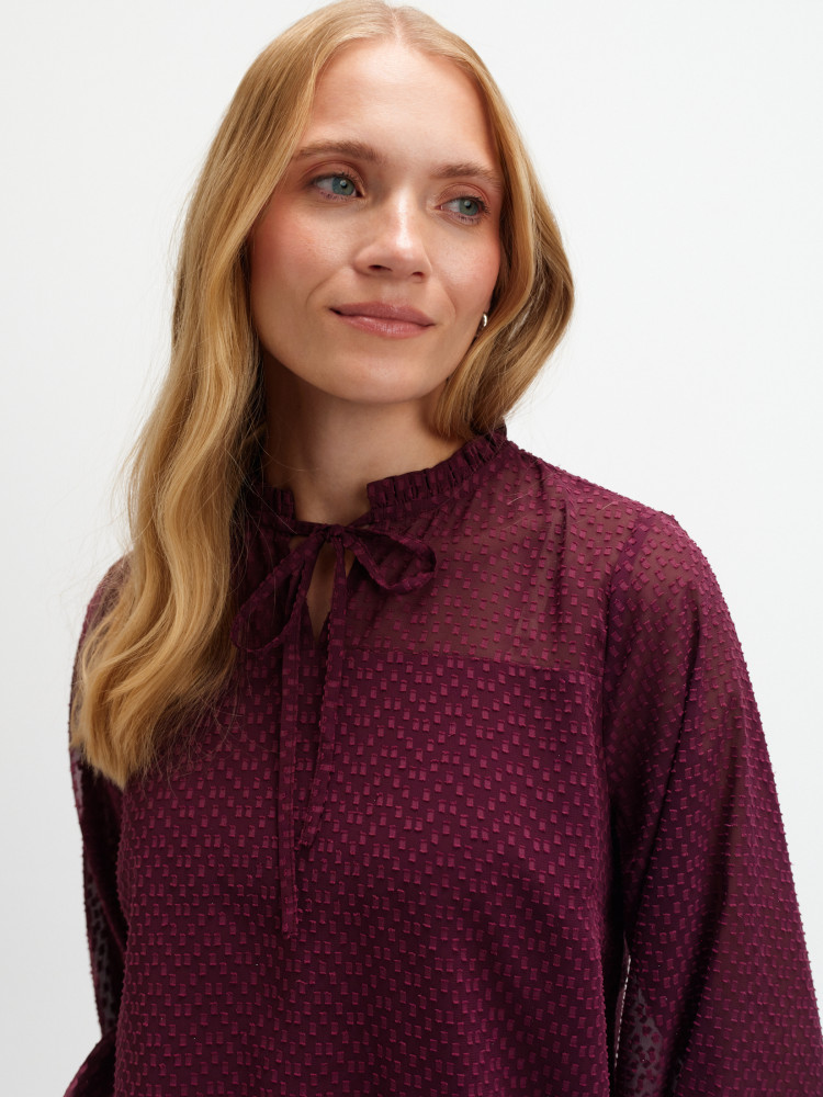 Burgundowa bluzka z tkaniny plumeti