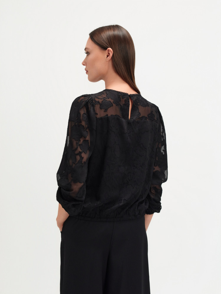 Elegancka czarna bluzka z koronką 
