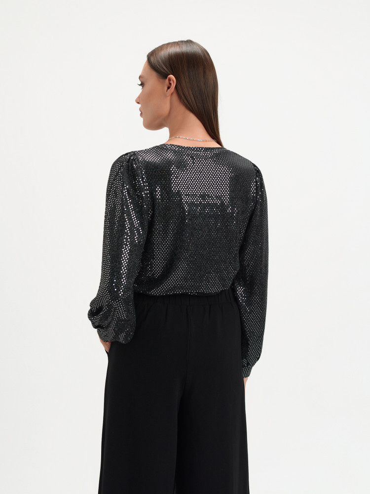 Czarna błyszcząca bluza 