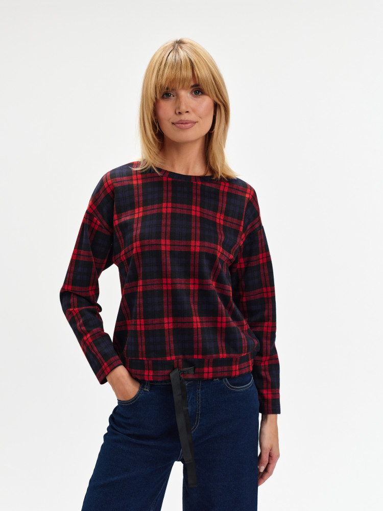 Casualowa bluza w czerwoną kratę 