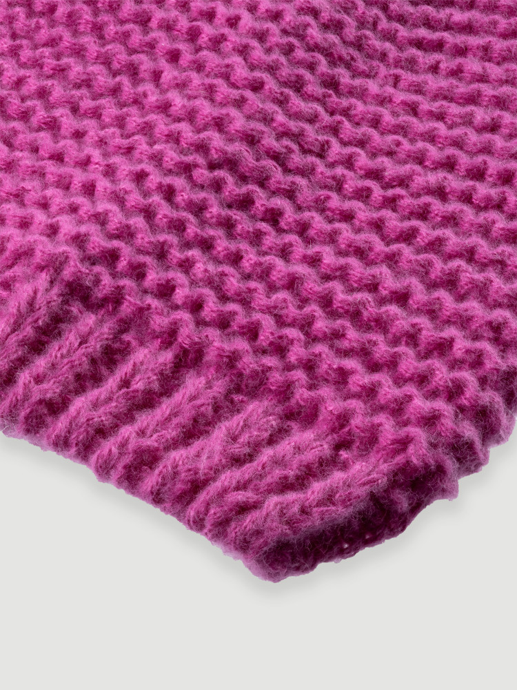 Czapka w kolorze różowym 